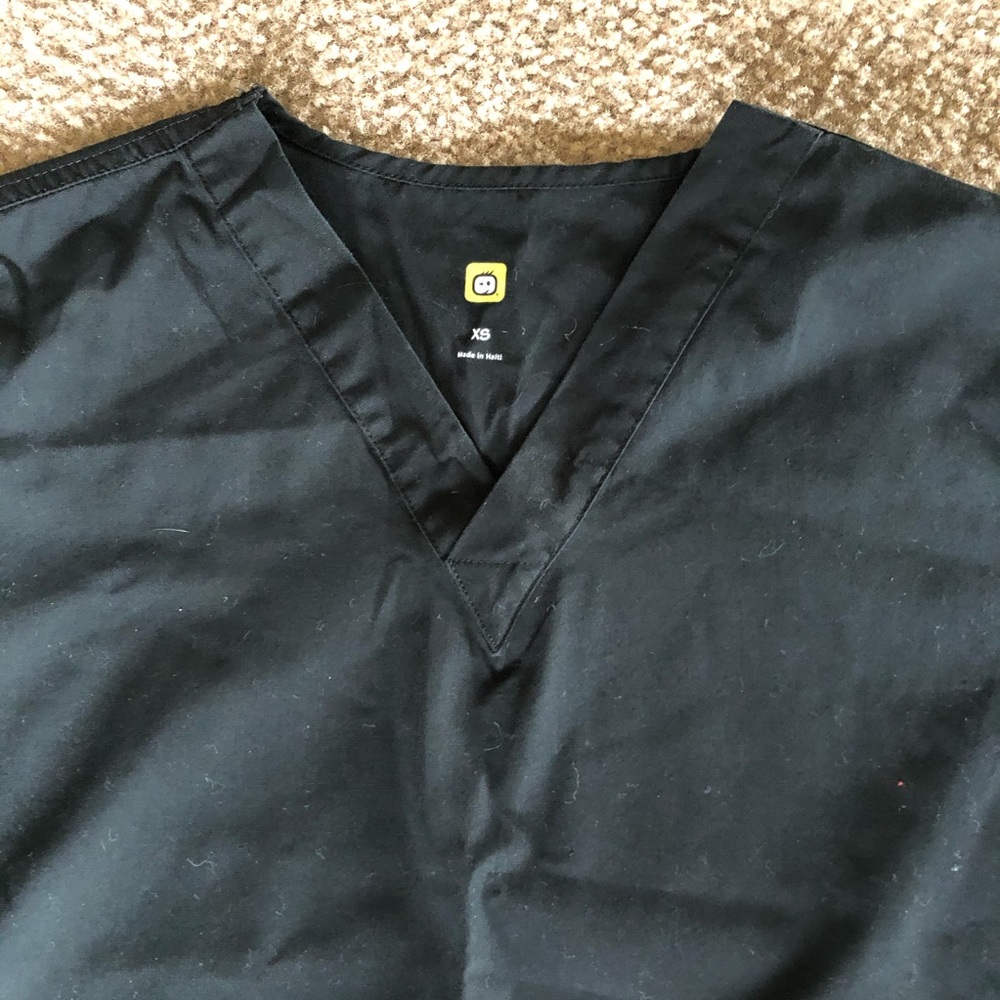 Scrub Top - Picture 2 of 3